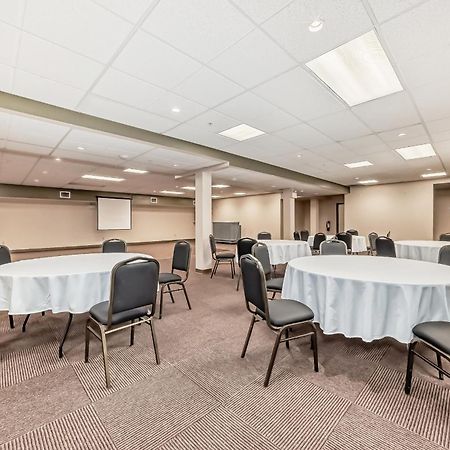 Grande Cache Inn & Suites エクステリア 写真