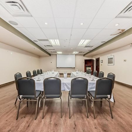 Grande Cache Inn & Suites エクステリア 写真