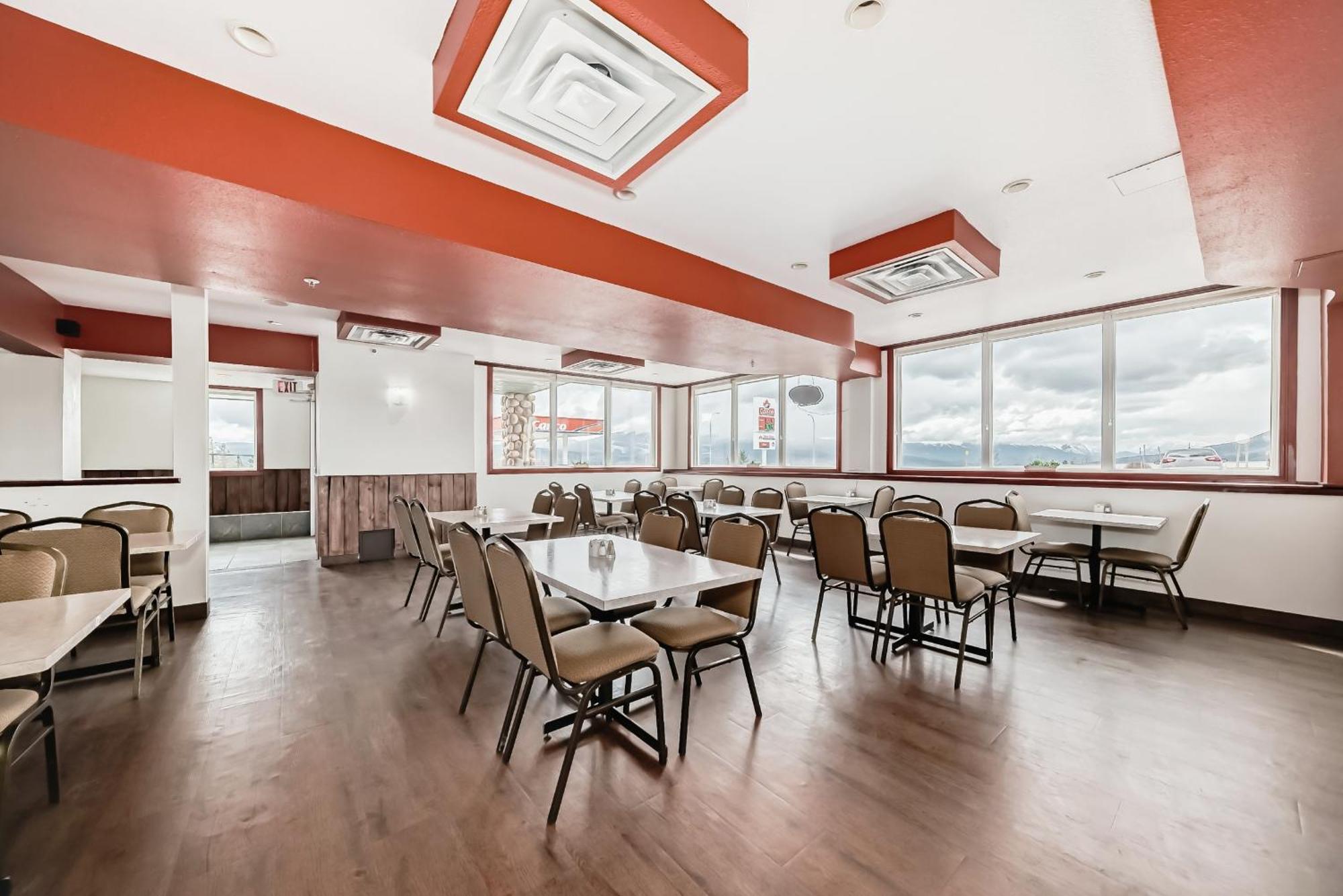Grande Cache Inn & Suites エクステリア 写真