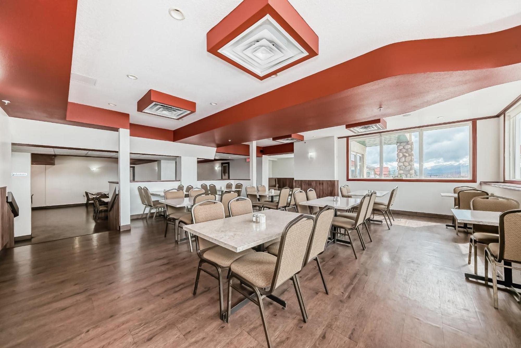Grande Cache Inn & Suites エクステリア 写真