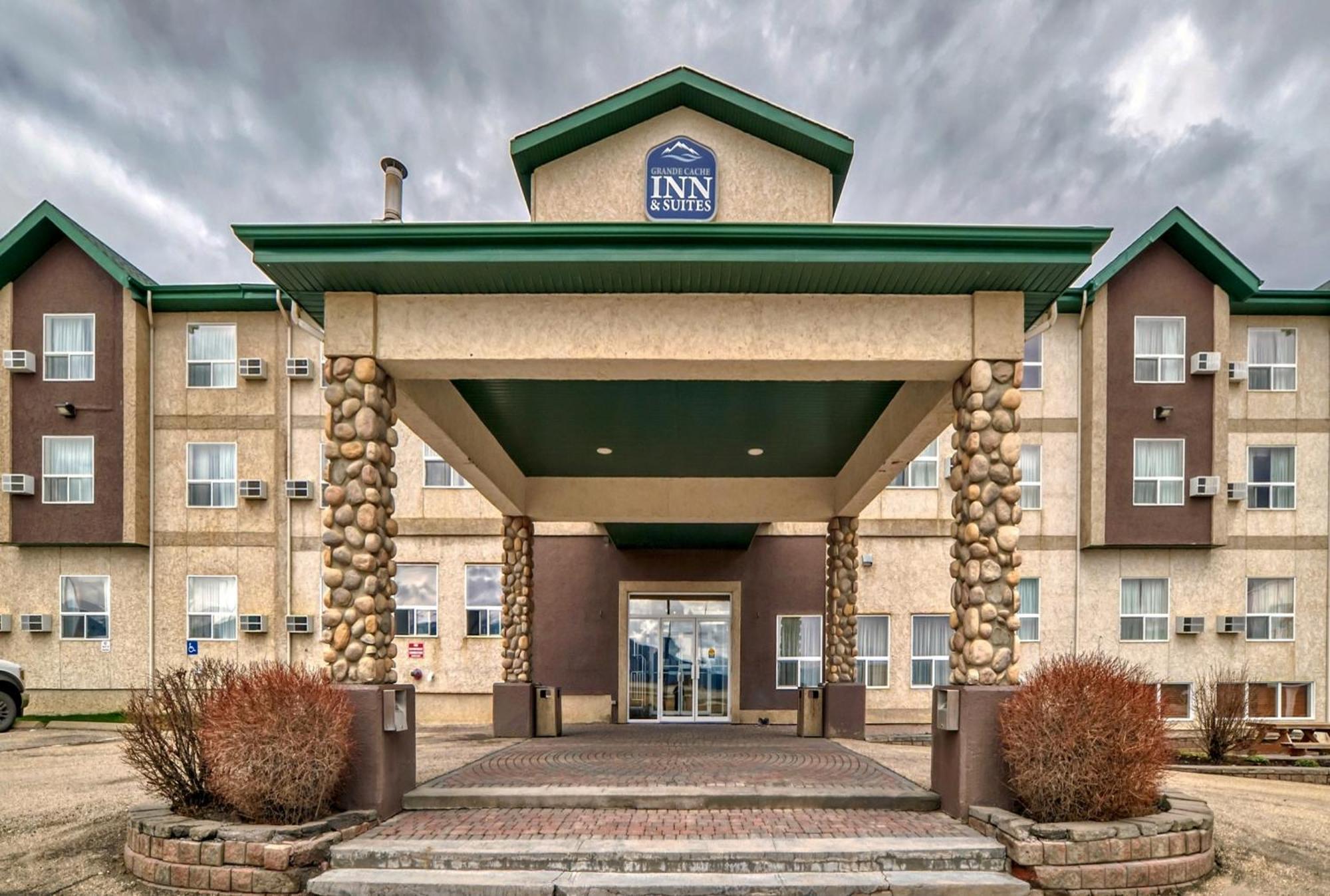 Grande Cache Inn & Suites エクステリア 写真