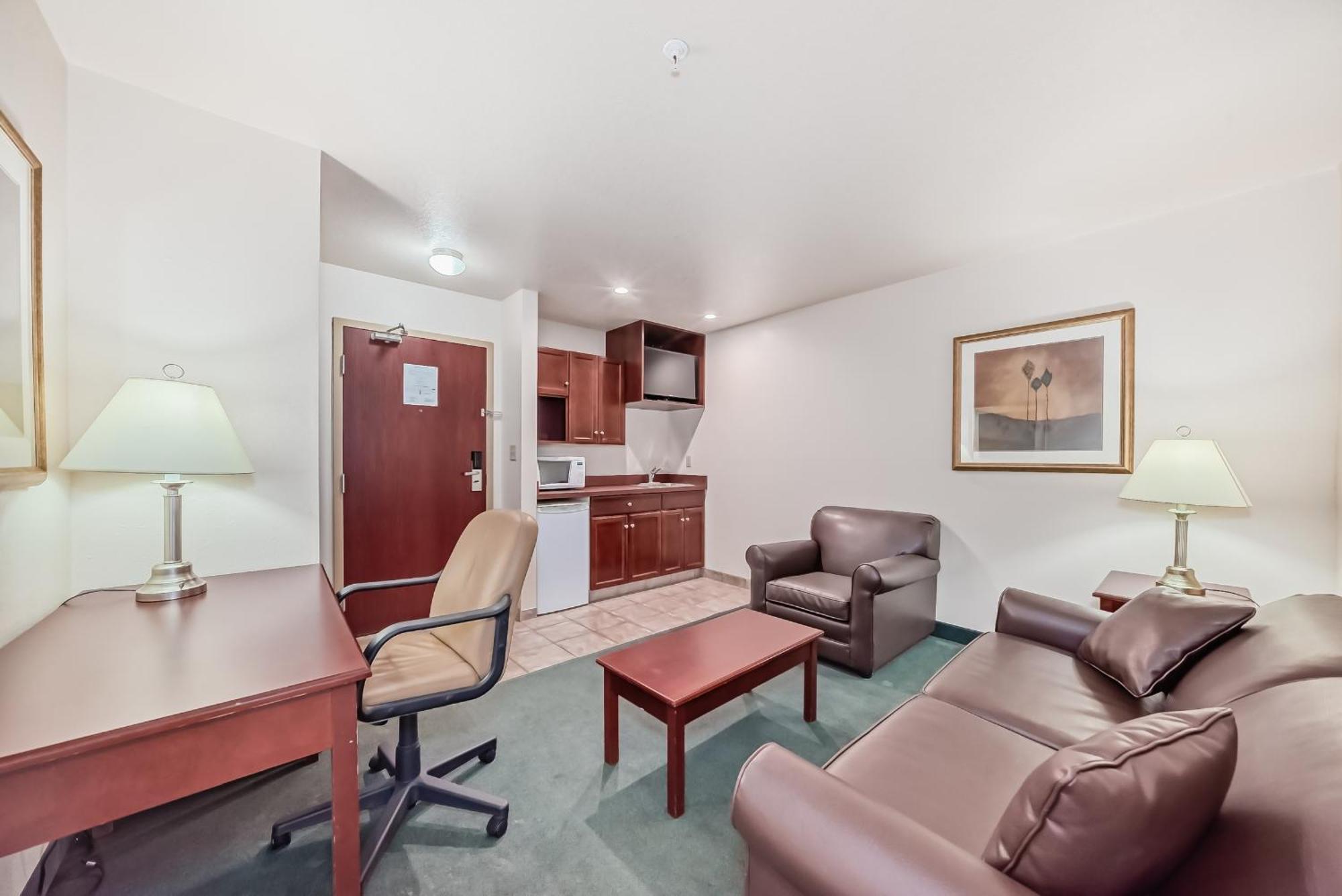 Grande Cache Inn & Suites エクステリア 写真