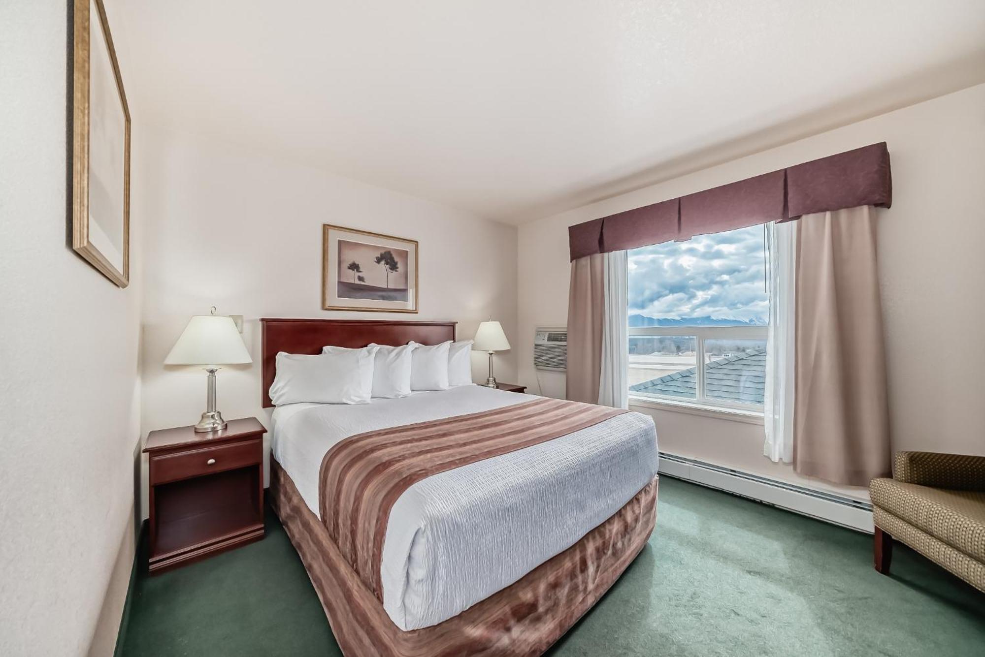 Grande Cache Inn & Suites エクステリア 写真
