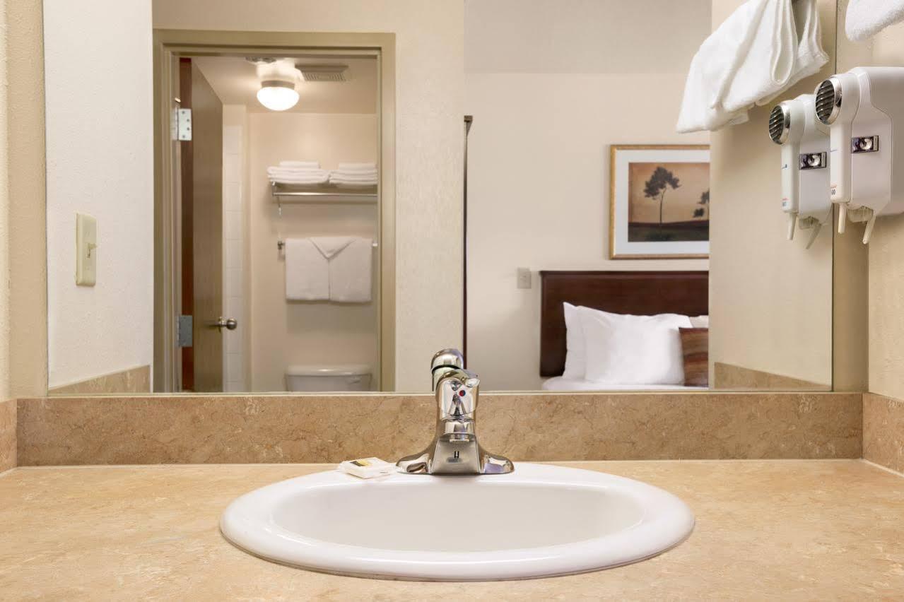 Grande Cache Inn & Suites エクステリア 写真